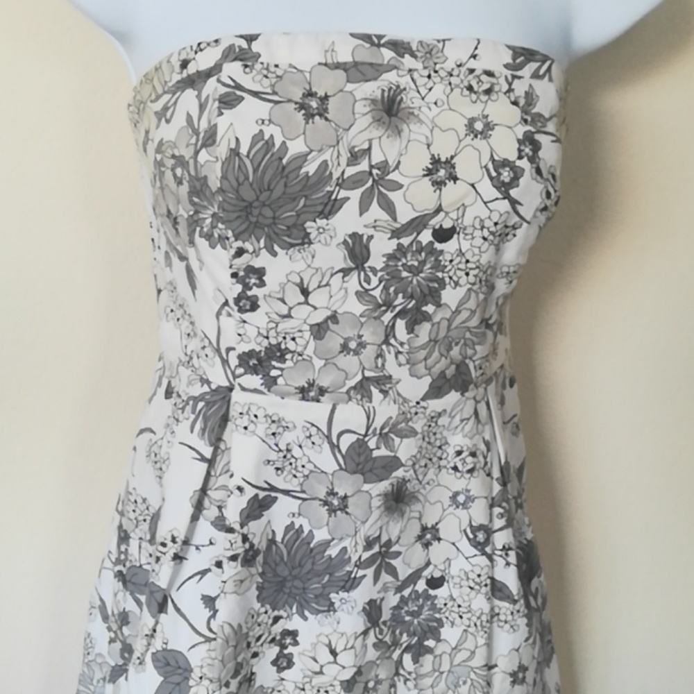 2 small dresses - Picture 2 of 7